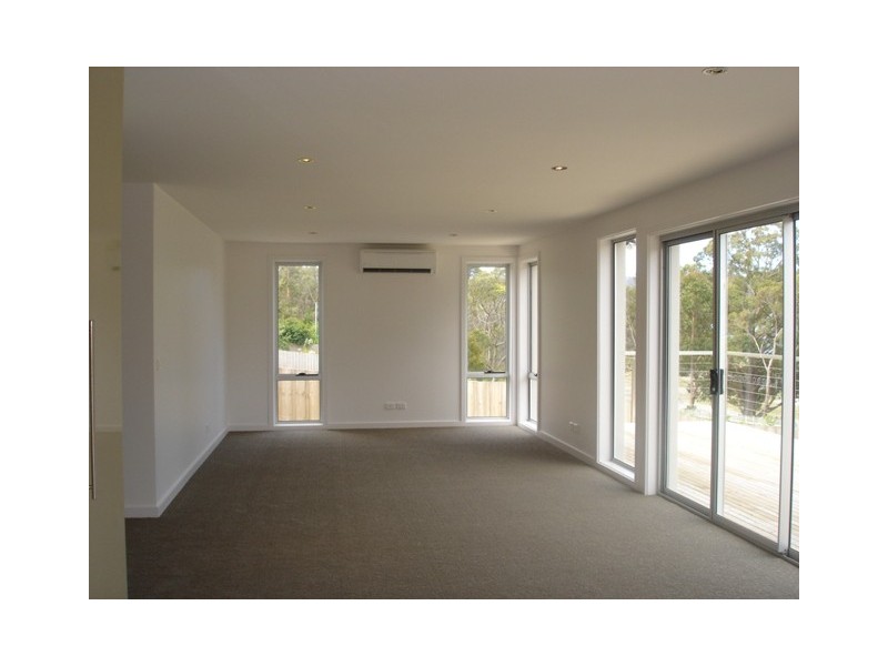 2/45 Staff Road, Electrona TAS 7054