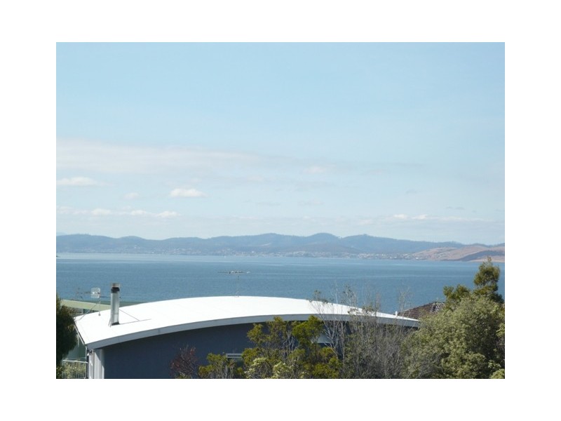 20 Suncoast Drive, Blackmans Bay TAS 7052