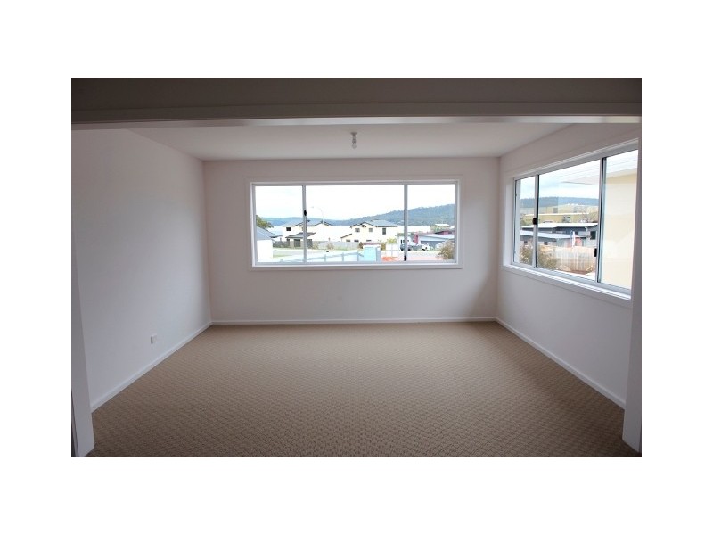 Unit 2 / 30-32 Staff Road, Electrona TAS 7054