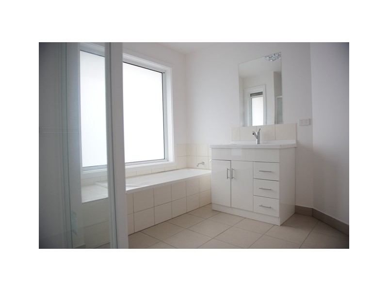 Unit 2 / 30-32 Staff Road, Electrona TAS 7054