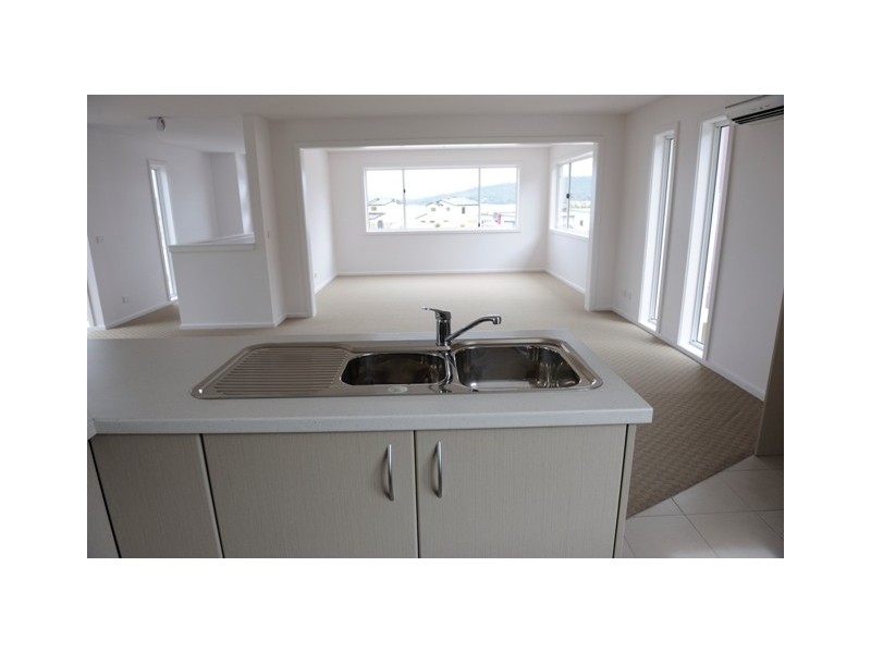 Unit 2 / 30-32 Staff Road, Electrona TAS 7054