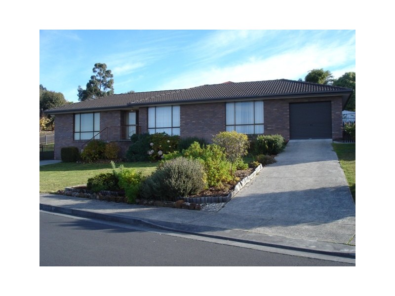 6 Amethyst Drive, Blackmans Bay TAS 7052