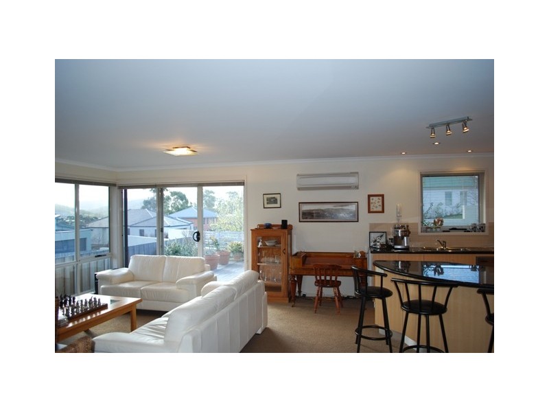 7/11 Olive Place, Kingston TAS 7050