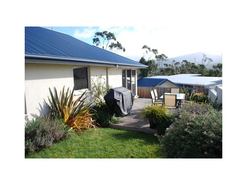 7/11 Olive Place, Kingston TAS 7050