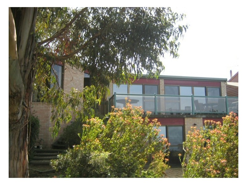 85 Suncoast Drive, Blackmans Bay TAS 7052