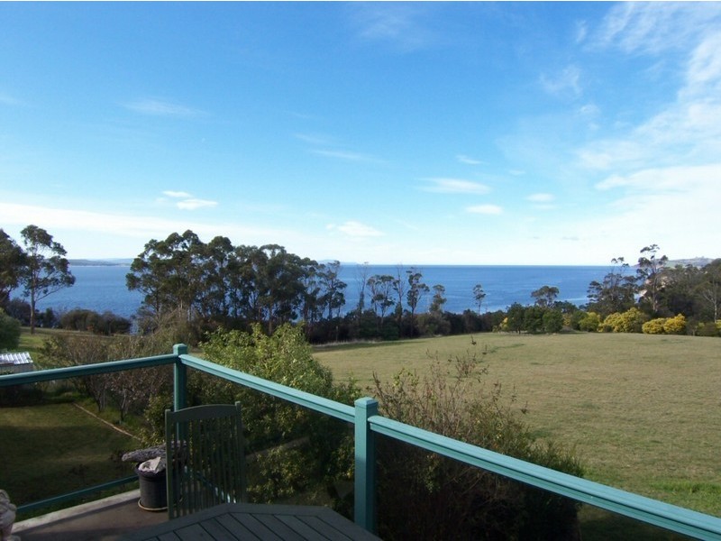 85 Suncoast Drive, Blackmans Bay TAS 7052