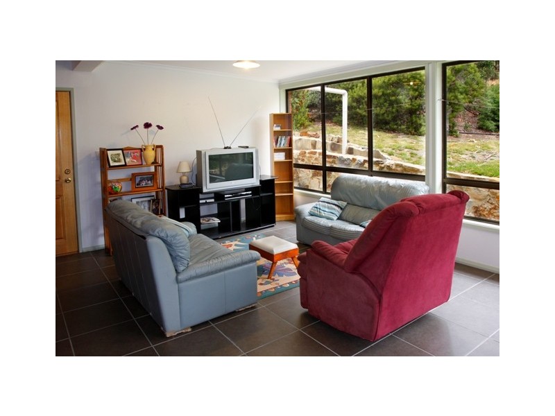55  Cades Drive, Kingston TAS 7050