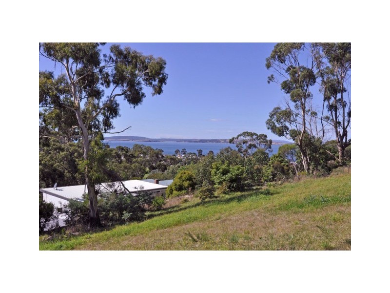 11 Roslyn Avenue, Kingston Beach TAS 7050