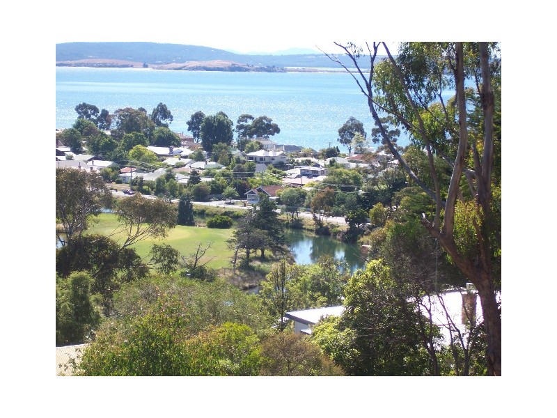 11 Roslyn Avenue, Kingston Beach TAS 7050