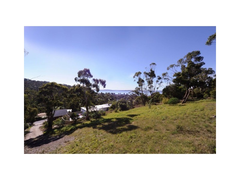 11 Roslyn Avenue, Kingston Beach TAS 7050