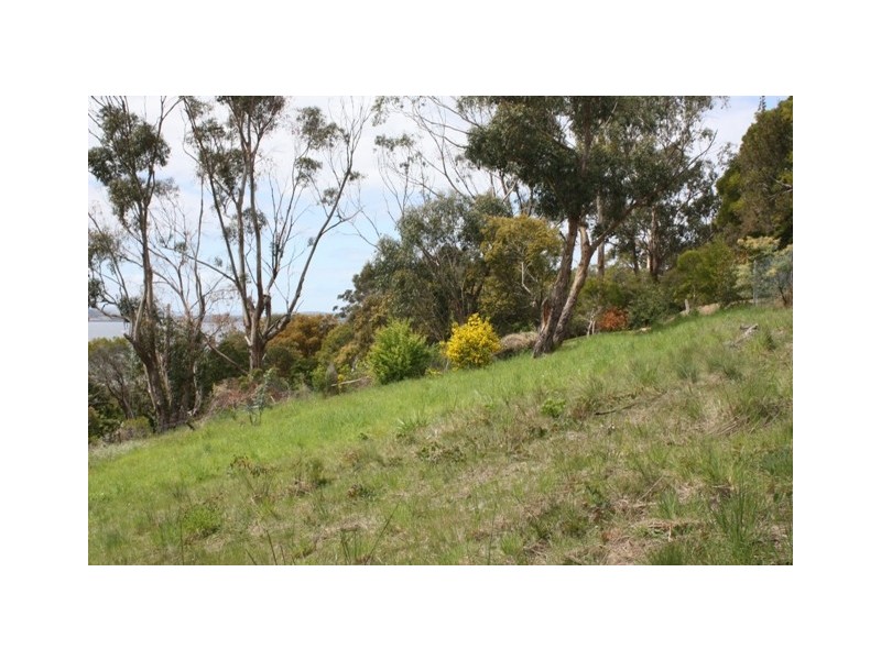 11 Roslyn Avenue, Kingston Beach TAS 7050