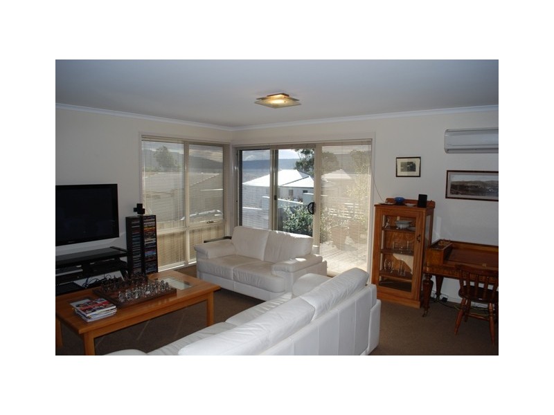 7/11 Olive Place, Kingston TAS 7050