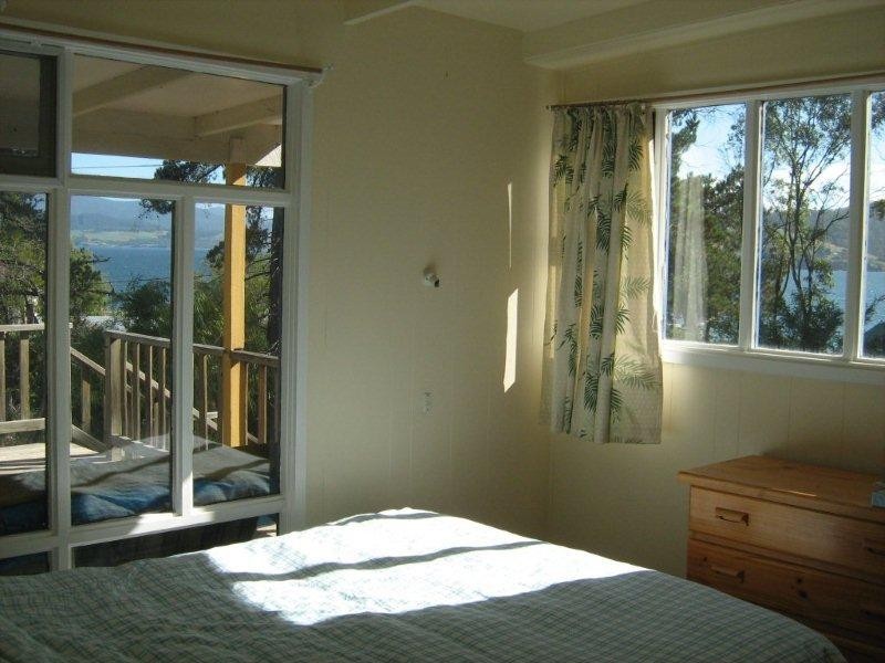 Dennes Point TAS 7150