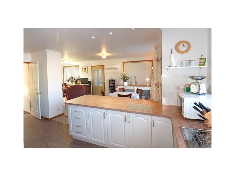 2/87 Diamond Drive, Blackmans Bay TAS 7052