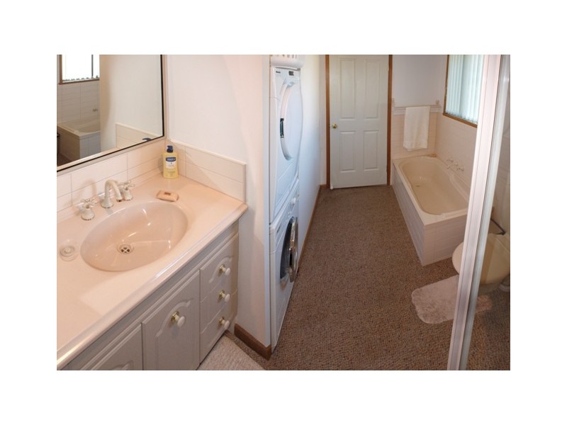 2/87 Diamond Drive, Blackmans Bay TAS 7052