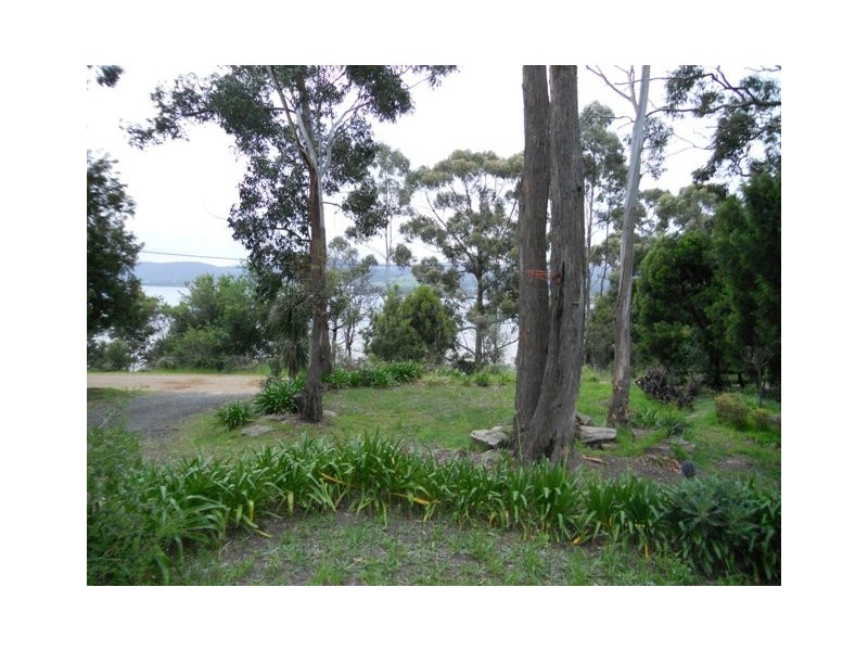 11 Wingara Road, Howden TAS 7054
