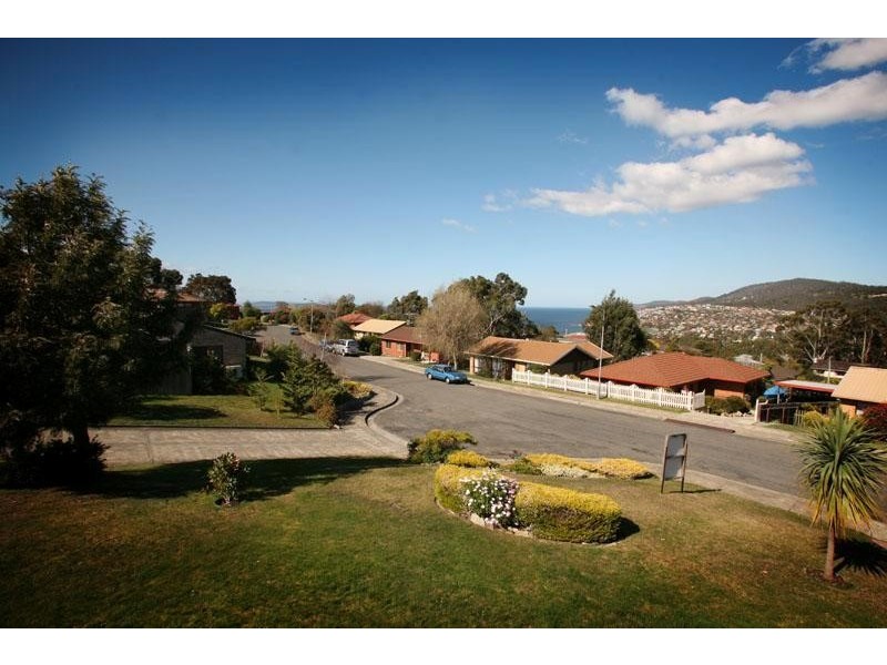 20 Hillside Drive, Blackmans Bay TAS 7052