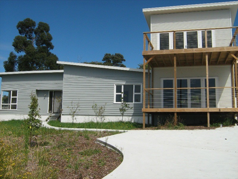 4 Sunny Avenue, Blackmans Bay TAS 7052