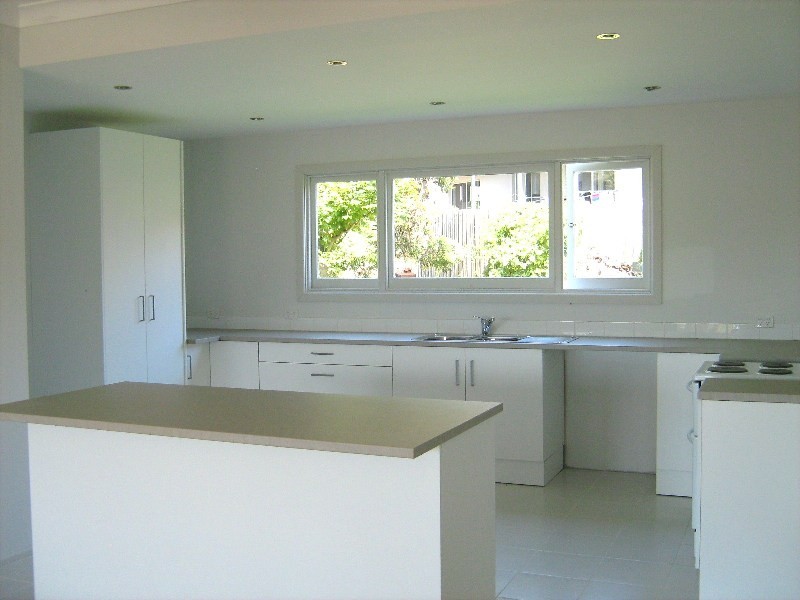 4 Sunny Avenue, Blackmans Bay TAS 7052