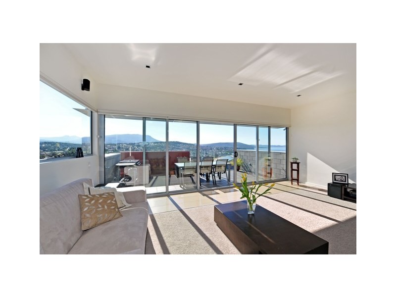 10 Liberty Court, Blackmans Bay TAS 7052