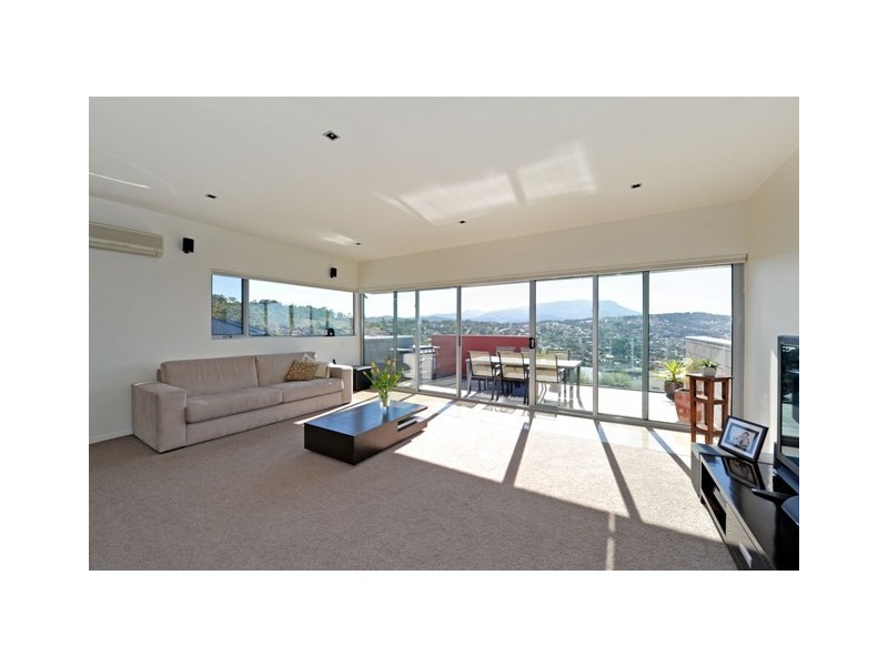 10 Liberty Court, Blackmans Bay TAS 7052