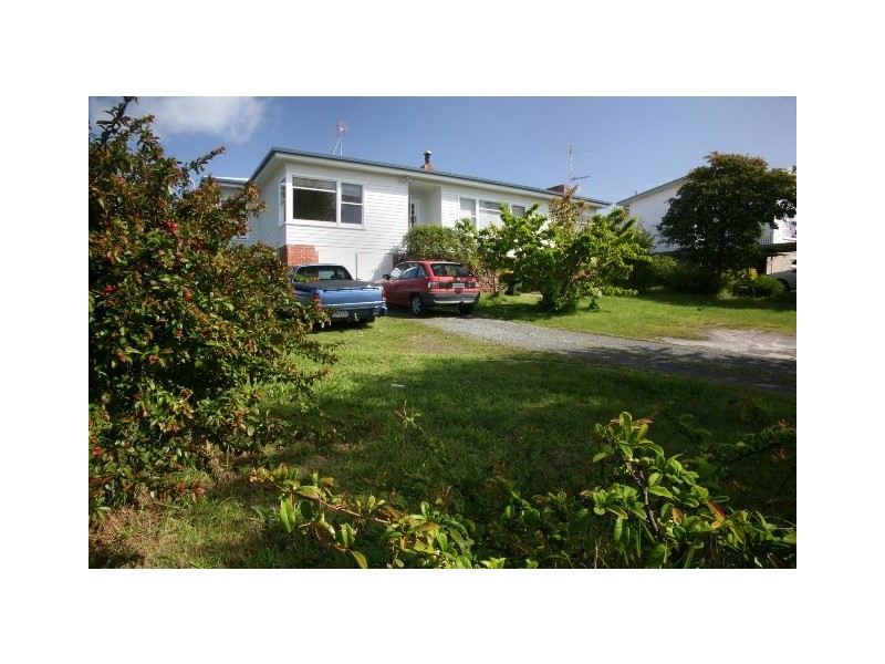 127 Roslyn Avenue, Blackmans Bay TAS 7052