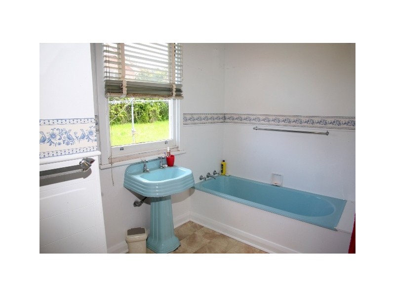 127 Roslyn Avenue, Blackmans Bay TAS 7052
