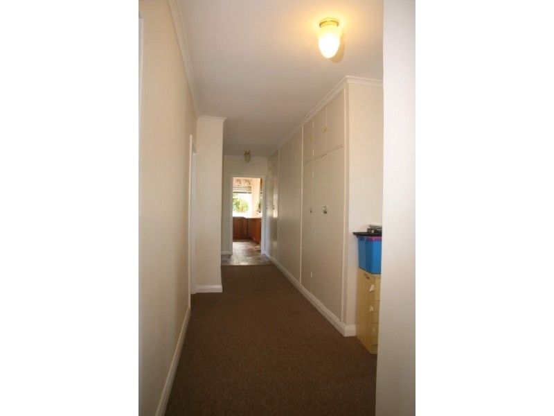 127 Roslyn Avenue, Blackmans Bay TAS 7052