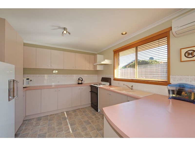 2/14 Grevillea Way, Kingston TAS 7050