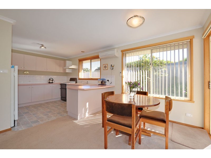 2/14 Grevillea Way, Kingston TAS 7050
