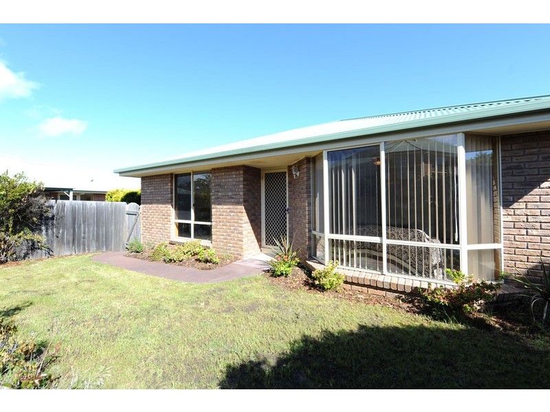 2/14 Grevillea Way, Kingston TAS 7050