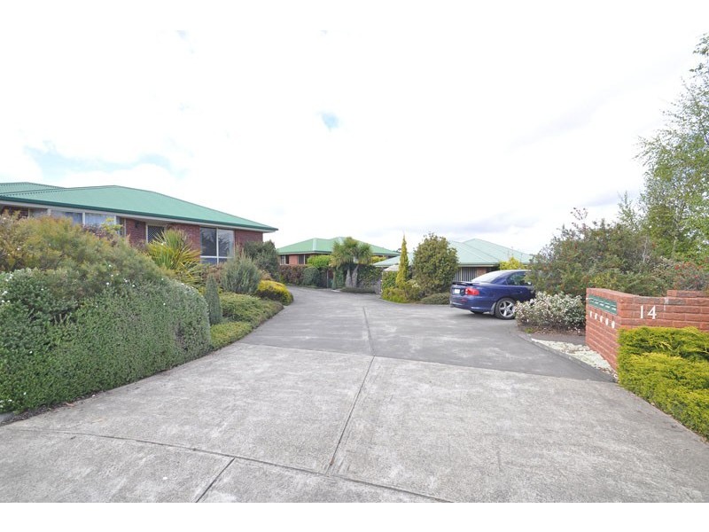2/14 Grevillea Way, Kingston TAS 7050