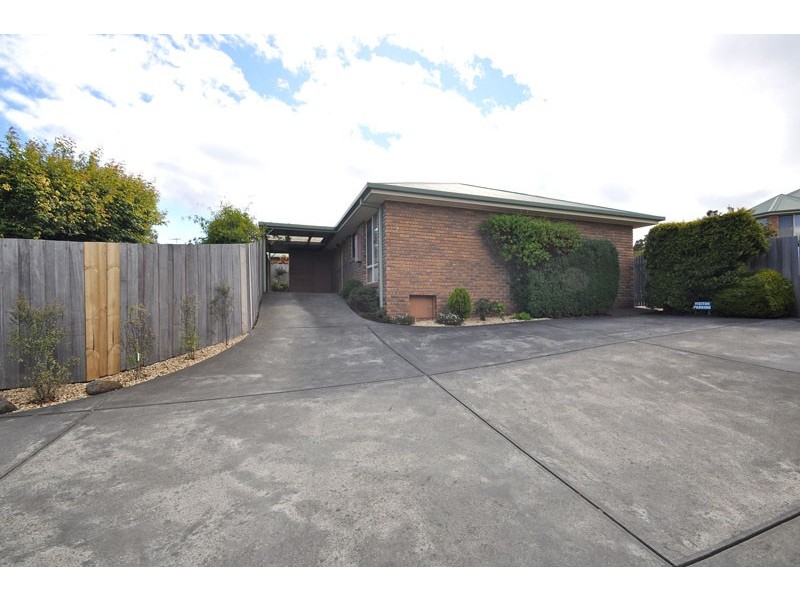2/14 Grevillea Way, Kingston TAS 7050