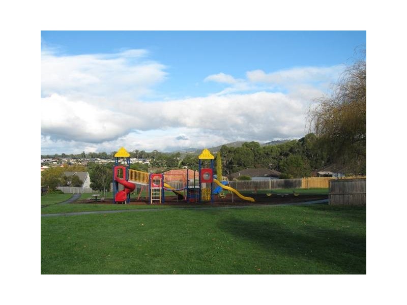 17 Nolan Crescent, Kingston TAS 7050