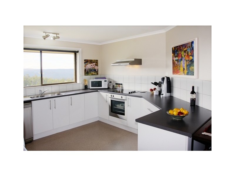 87 Cades Drive, Kingston TAS 7050