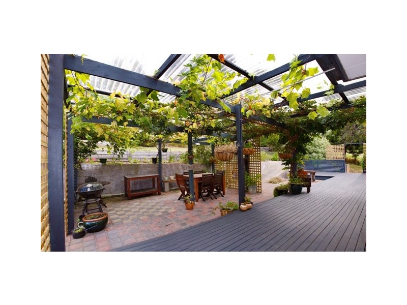 87 Cades Drive, Kingston TAS 7050