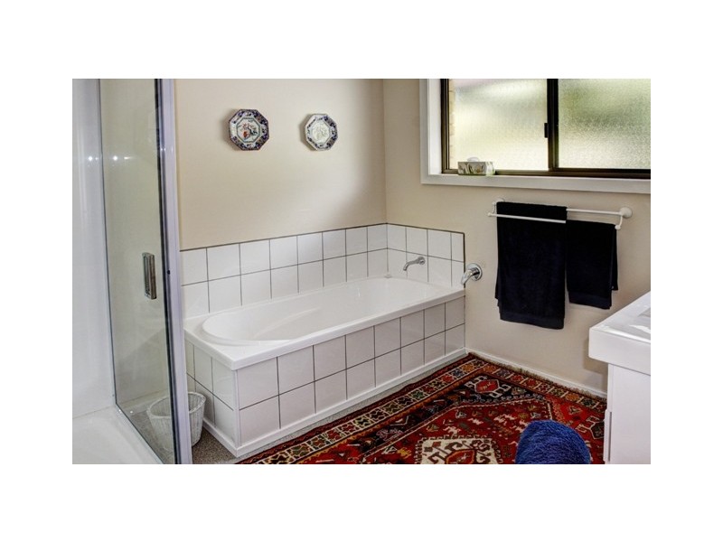87 Cades Drive, Kingston TAS 7050