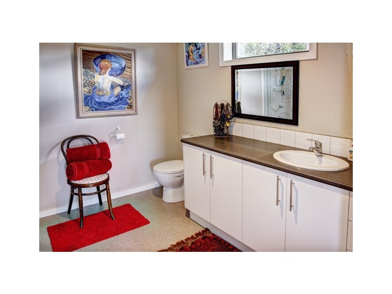 87 Cades Drive, Kingston TAS 7050