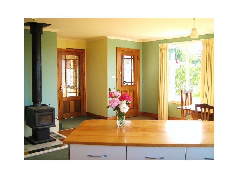131 Cades Drive, Kingston TAS 7050
