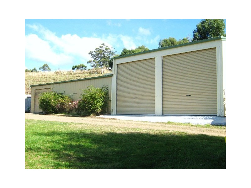 131 Cades Drive, Kingston TAS 7050