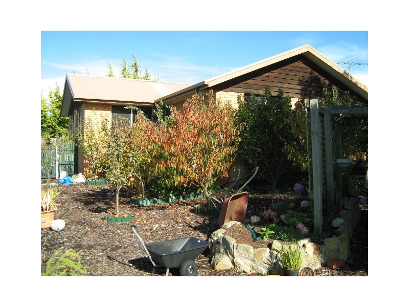 2/104 Willowbend Road, Kingston TAS 7050