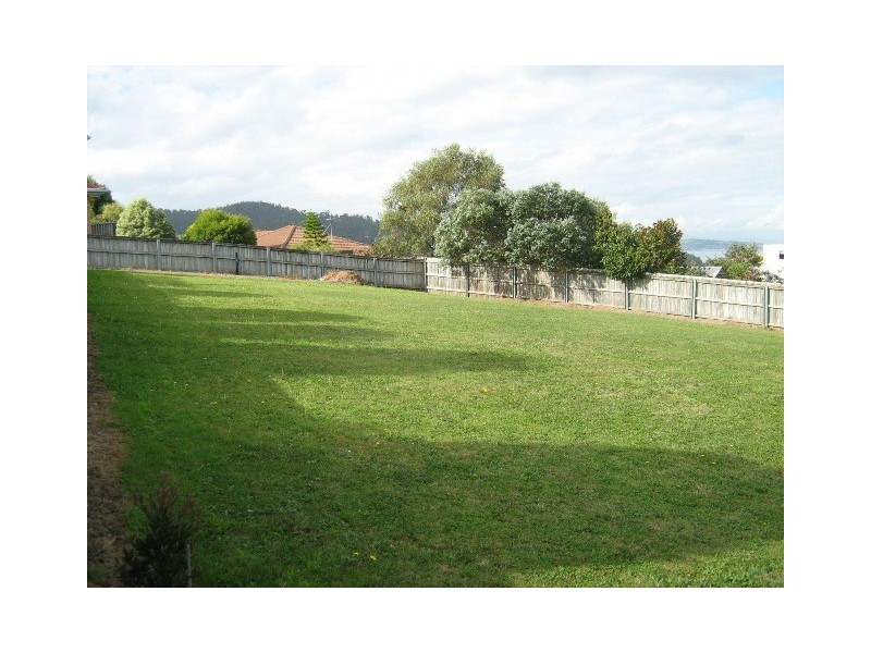 19 Adelong Drive, Kingston TAS 7050