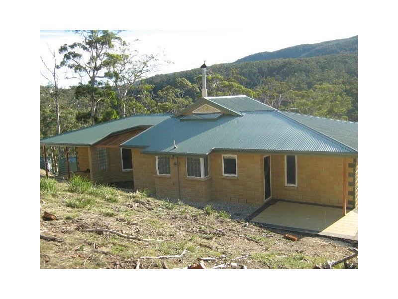 199 Cades Drive, Kingston TAS 7050