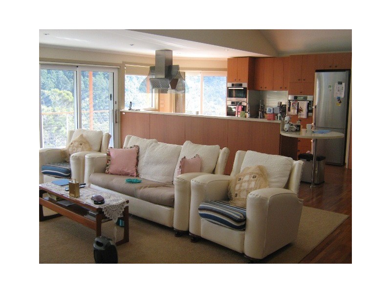 199 Cades Drive, Kingston TAS 7050