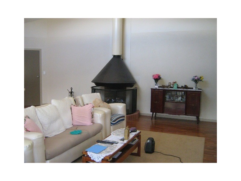 199 Cades Drive, Kingston TAS 7050