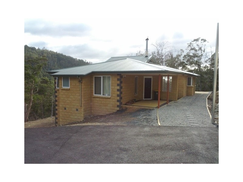 199 Cades Drive, Kingston TAS 7050