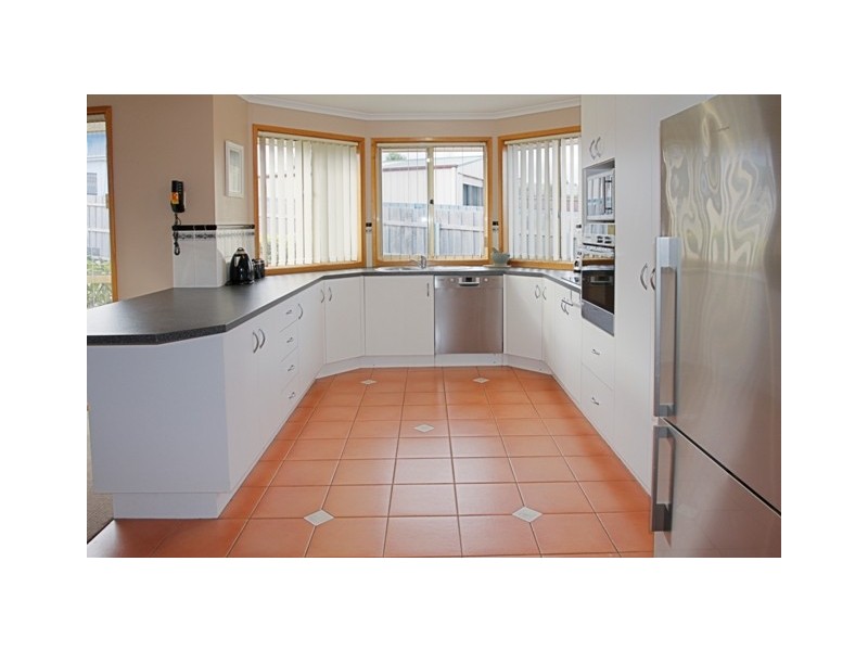 10 Adelong Drive, Kingston TAS 7050