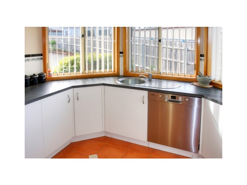 10 Adelong Drive, Kingston TAS 7050