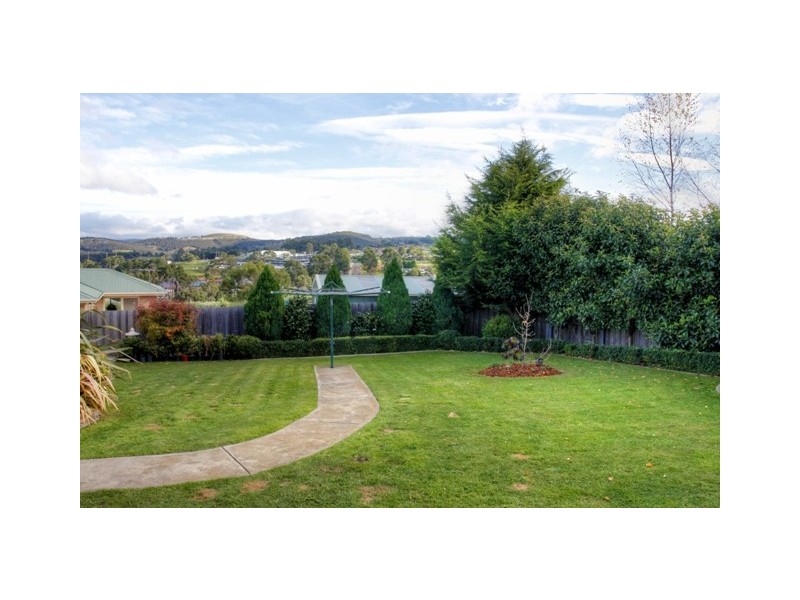10 Adelong Drive, Kingston TAS 7050