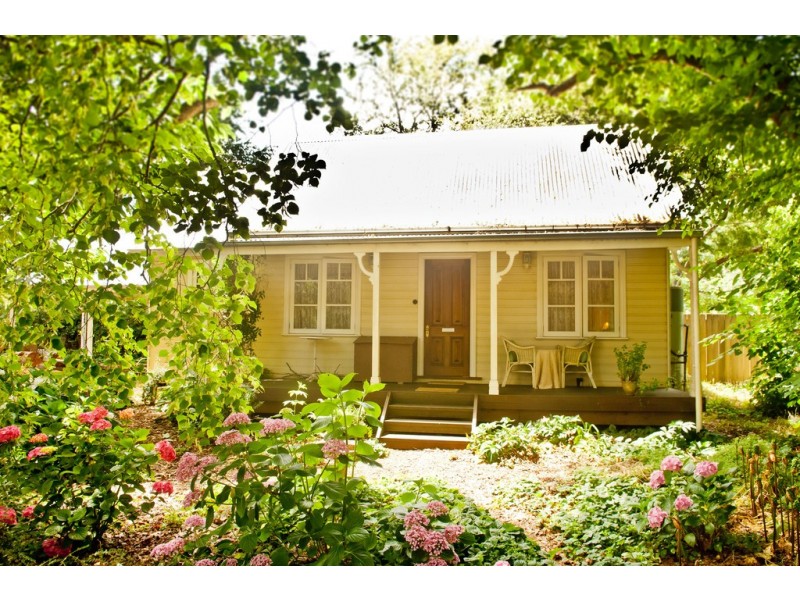 2/10 Lonsdale Promenade, Westbury TAS 7303